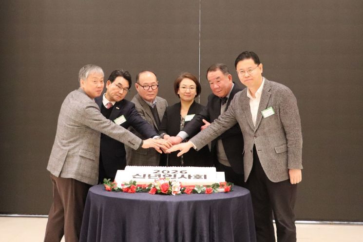 "최우선 과제는 지속 가능한 성장 기반 마련"…제지·펄프업계 신년회