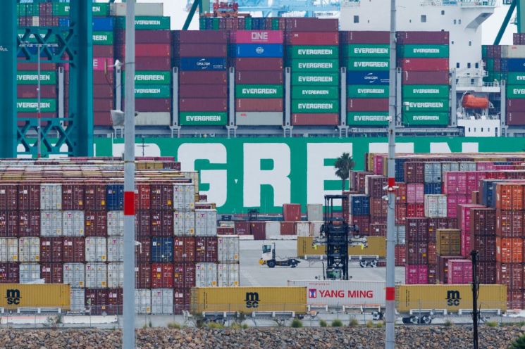 美 10월 무역적자 16년 만에 최저…트럼프 관세 효과