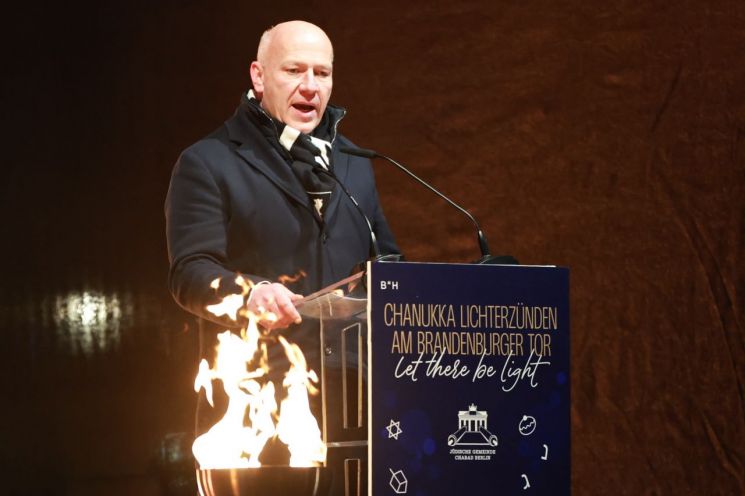 정전에 난리인데 시장 어디갔지?…"연인과 테니스 치고 있대"