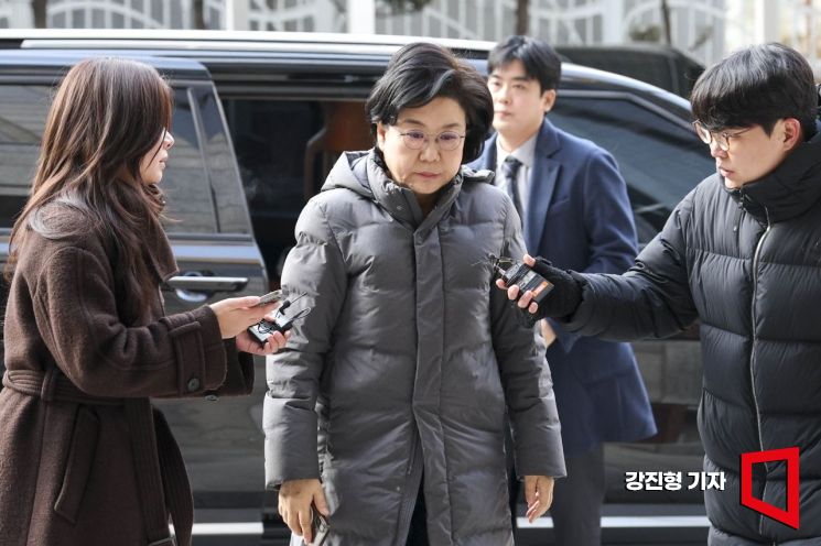 [포토] 취재진 질문 받는 이혜훈 장관 후보자