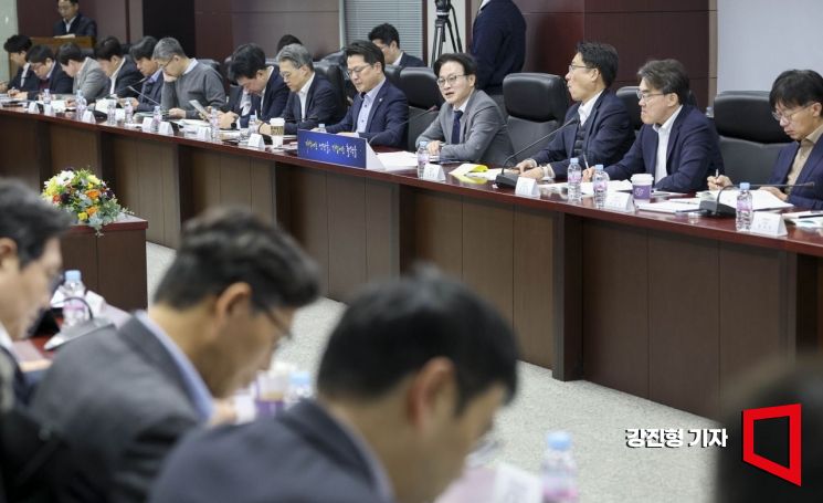 김정관 산업장관 "한전·한수원 갈등, 국민 눈높이 안 맞아"