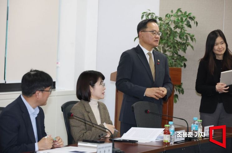 [포토] AI 성평등 정책포럼 참석한 정구창 차관