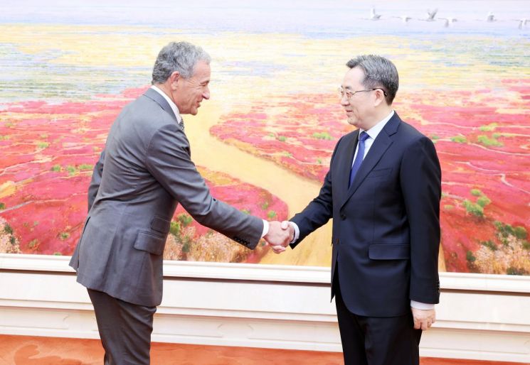 中부총리, 베이징서 디즈니 CEO 만나 투자 독려