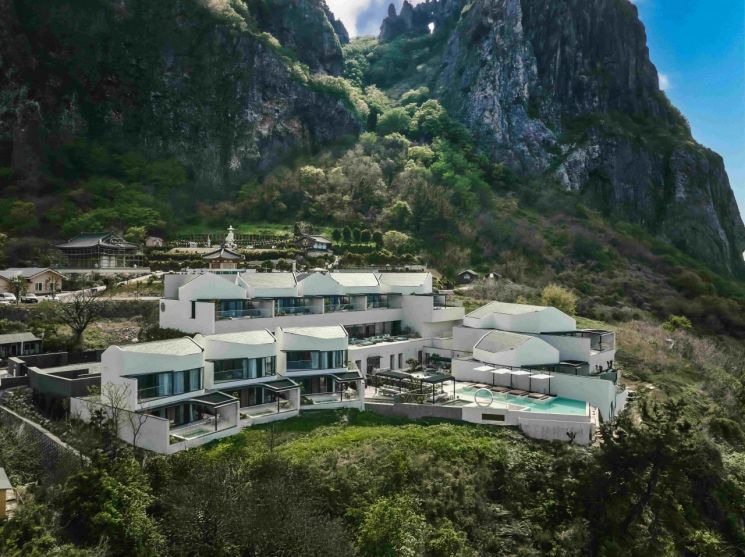 럭셔리호텔·승마·골프까지…롯데百, VIP '에비뉴엘' 혜택 강화