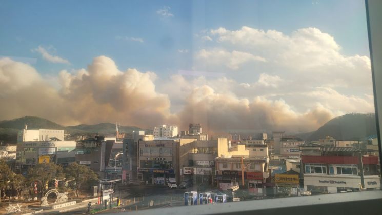 경북 의성서 대형 산불…대응 2단계·주민 대피령 