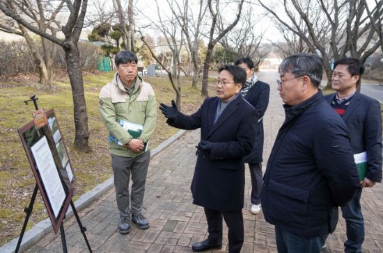 北선물 풍산개 곰이 있는 곳…'판다 오나?' 광주시 우치동물원 점검