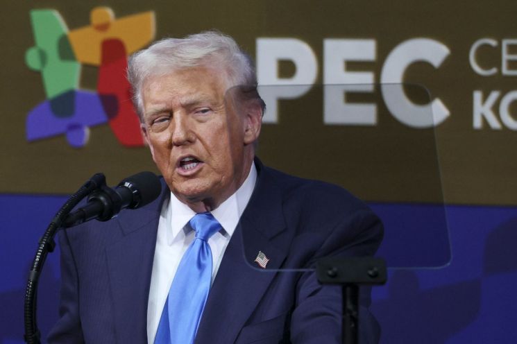 이란 반정부 시위 14일째…사망자 세자릿수, 미국 개입 가능성