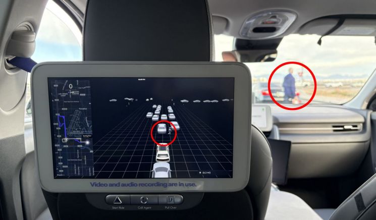 멀찍이 멈춰 "뭐지" 했는데 '갑툭튀' 행인 등장…'정교함 끝판' 현대차 로보택시[CES 2026]