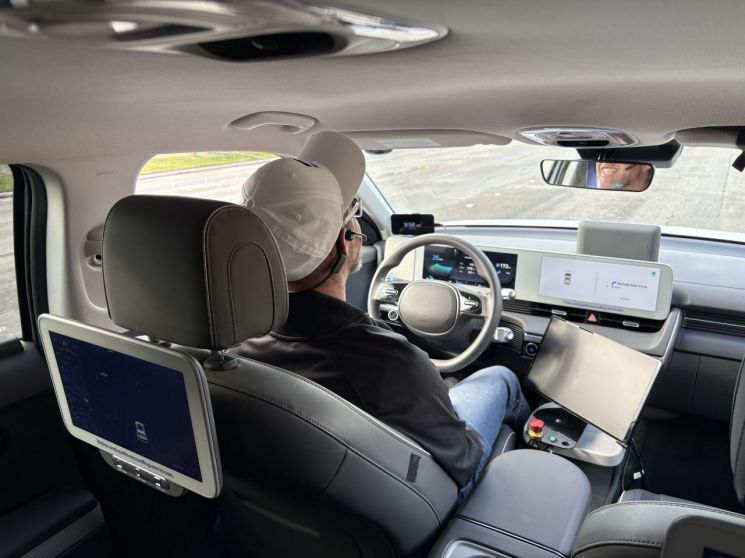 멀찍이 멈춰 "뭐지" 했는데 '갑툭튀' 행인 등장…'정교함 끝판' 현대차 로보택시[CES 2026]