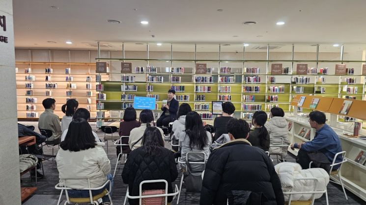 경기도서관, 개관 두 달 만에 27만명 찾는 '핫플레이스' 됐다 
