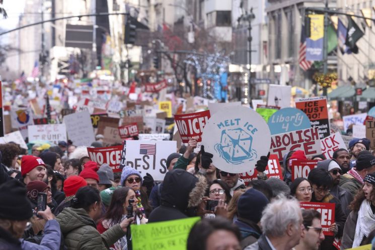 美미네소타 시위 확산…국토안보부 "요원 추가 파견"