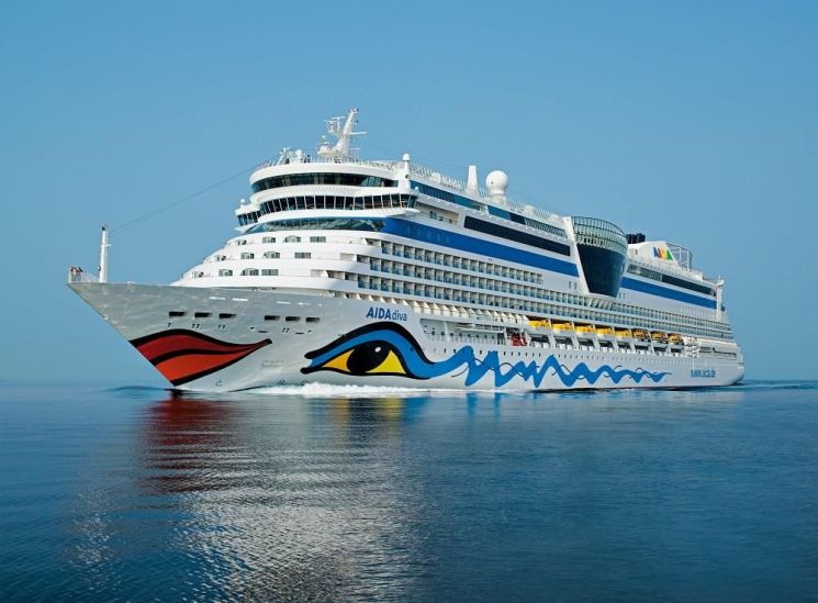 올해 첫 월드와이드 크루즈 입항… AIDAdiva호 유럽 승객 2000명 부산 나들이