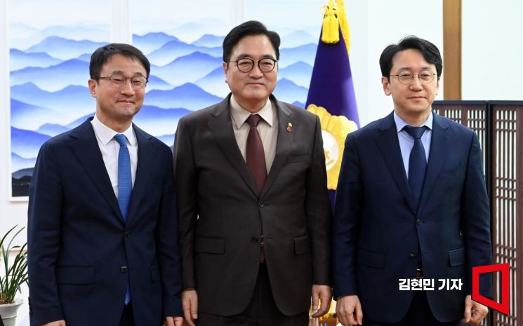 [포토] 우원식 국회의장, 신임 민주당 원내지도부 접견