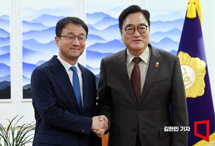 한병도, 우원식 만나 "野, 찬성 법안도 필버…개선 필요"