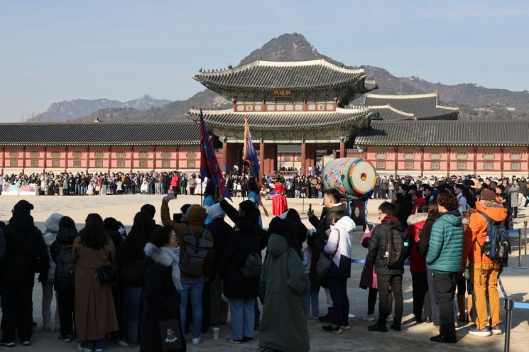 "대통령도 예외 없다"…궁궐 사용 시 '공문서 제출' 의무화