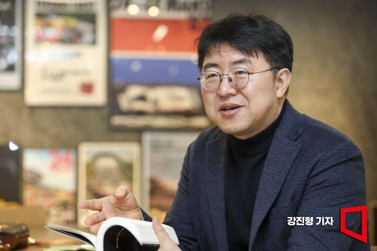 [인터뷰]박정규 교수 "현대차 자율주행, 테슬라 뒤만 바짝 쫓아가도 성공"