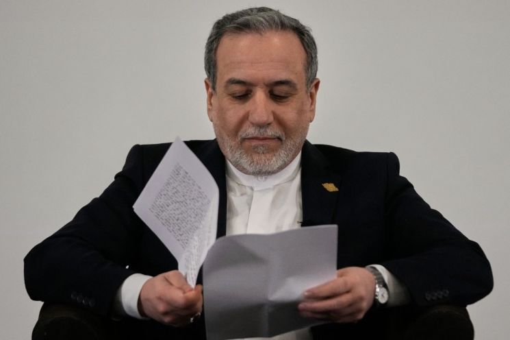 이란 외무 "유혈사태 트럼프 탓…전쟁도, 대화도 준비돼"