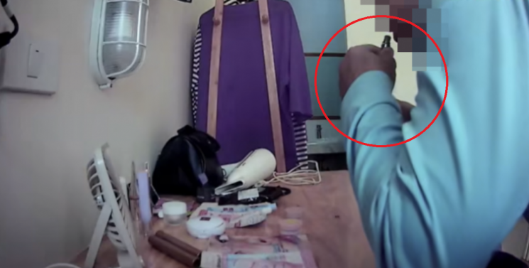 투숙객 자리 비우자 향수 뿌리고 아이새도 써보고…직원들 "훔치진 않았어요"