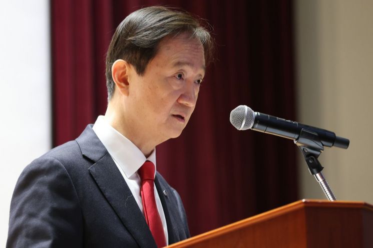 이찬진 금감원장 "외화 금융상품 판매 늘어…과도한 마케팅 자제"