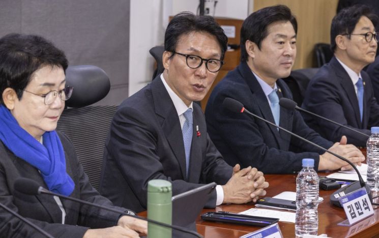 당·청 갈등 조짐에…김민석 "보완수사권, 폐지가 원칙"