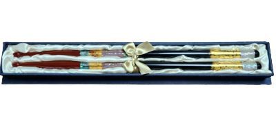 李대통령, 다카이치 총리에 '드럼세트'·'홍삼' 선물…배우자엔 '삼성 갤럭시 워치'