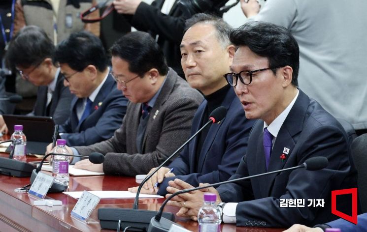 [포토] 김민석 총리 "행정통합 정부 역할 고민…곧 방향 정리해 발표"