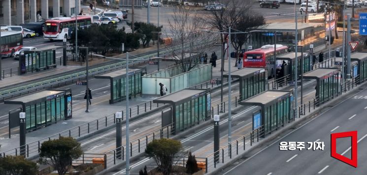 서울 버스파업 2차 협상 돌입…노조 "9시까지 결정"