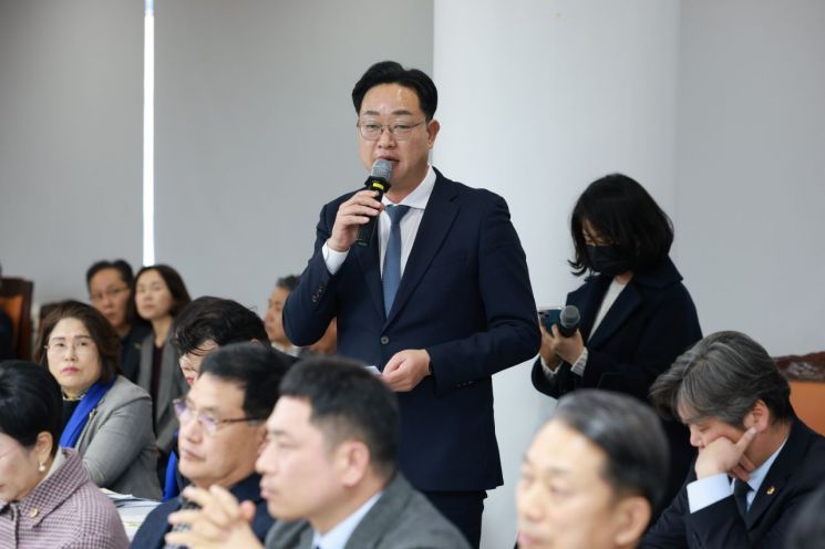 빨라지는 광주·전남 행정 통합…민간·군 공항 이전 합의 '안갯속'