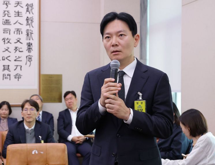 檢 인권 침해 TF, ‘연어 술 파티’ 의혹 박상용 검사 재소환 조사