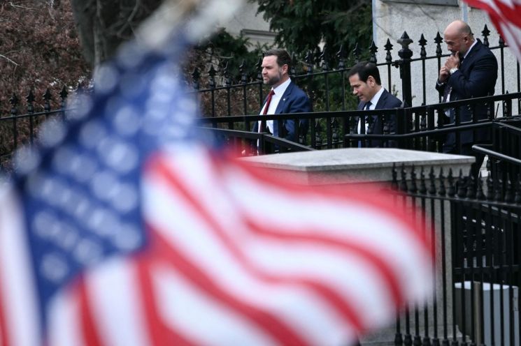 美·덴마크, 그린란드 논의 고위급 실무그룹 구성…"근본적 이견 여전"