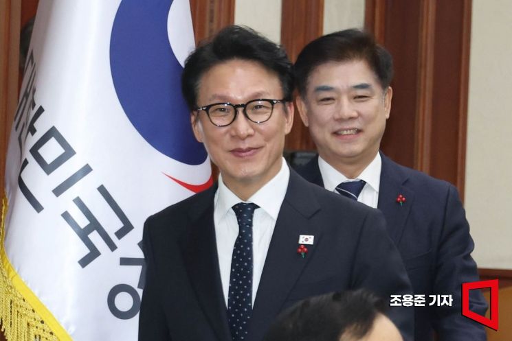 [포토] 국가정책조정회의 참석하는 김민석 총리