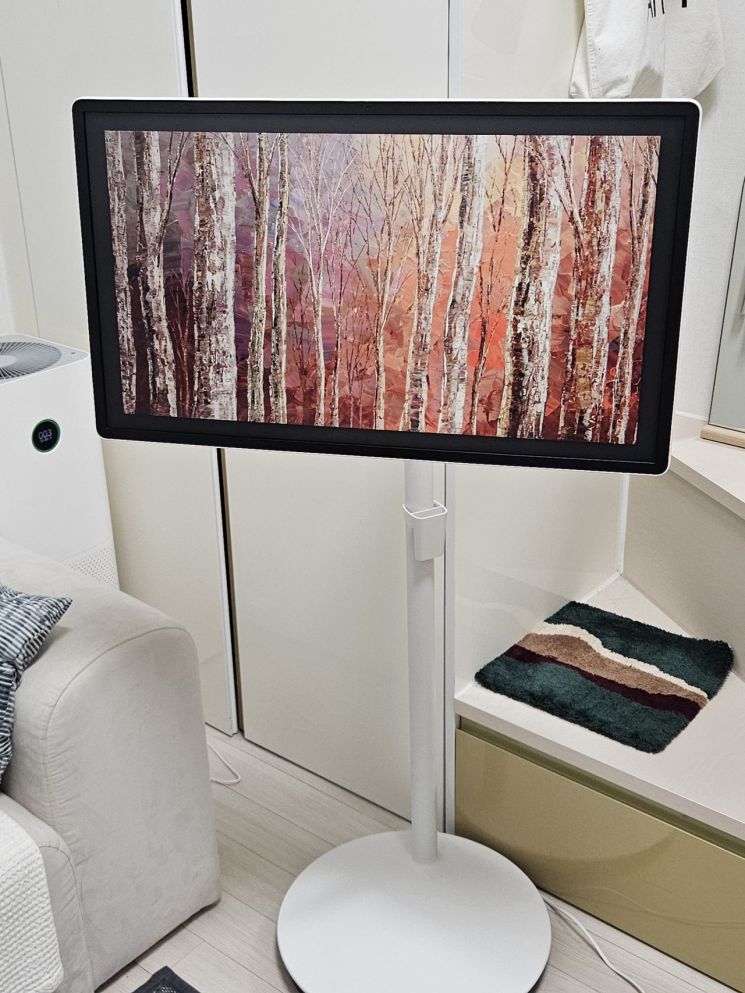 [마니아]방에서 캠핑장까지, 어디든 들고 다니는 TV…'더 무빙스타일' 써보니