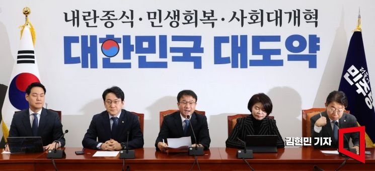 [포토] 한병도 "오늘 본회의서 2차 특검법 상정…檢개혁 후퇴 없다"