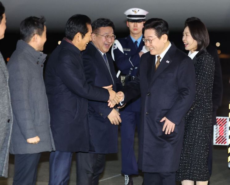 '검찰권력 부활 막아야' vs '억울한 국민 없어야'…검찰개혁, 토론 뛰어든 與