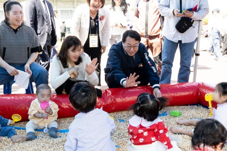 화성시 "이 대통령표 산후조리정책 계승"…모든 출산가정에 '건강관리사' 파견