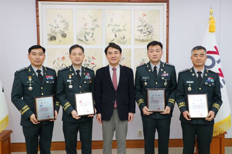 강원도, 軍 간부 주소이전 우수부대 시상…평균 83%가 전입