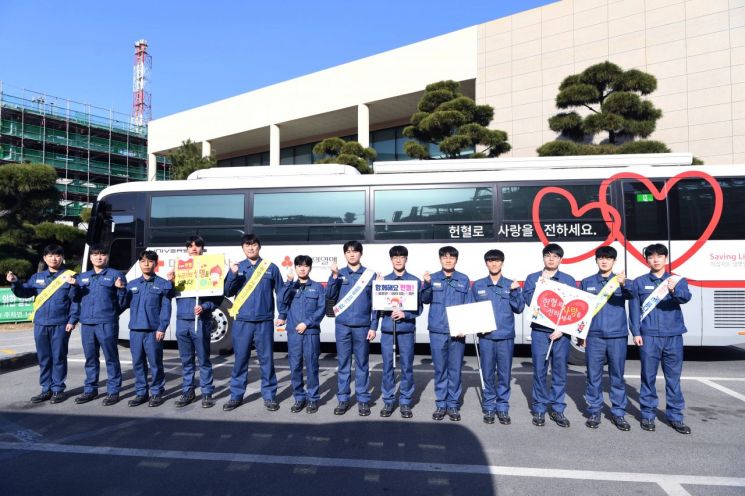 기름 대신 생명을 나눈 하루… S-OIL 울산공장, 임직원 헌혈 캠페인 실시
