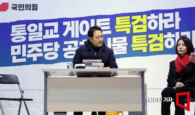 '무기한 단식' 카드 꺼낸 장동혁…내분 수습 효과는 '글쎄'