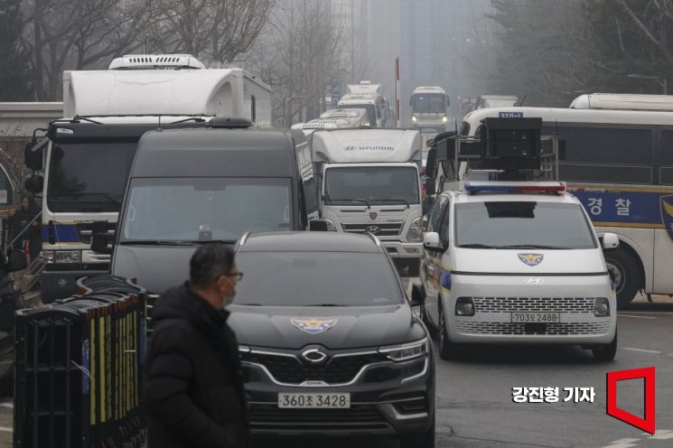 [포토] 윤석열 전 대통령 선고 앞둔 서울중앙지법