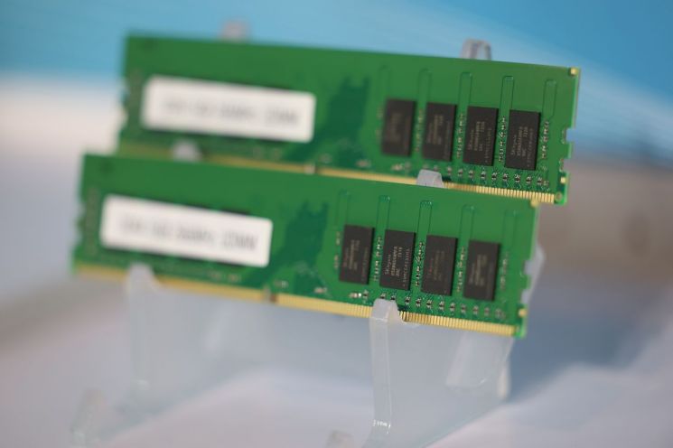 낙수효과 없는 메모리 독주…장비업계 저가수주 '신음'