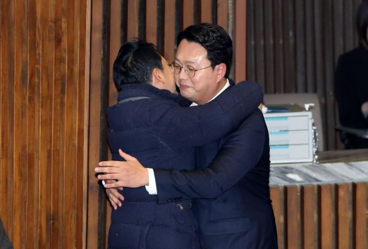 李대통령, 여야 지도부와 오찬…장동혁은 단식으로 불참