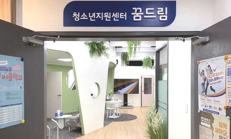 "학교 떠나니 사회서 사라졌다"…교문 밖은 혹독한 낙인[보이지 않는 아이들]①