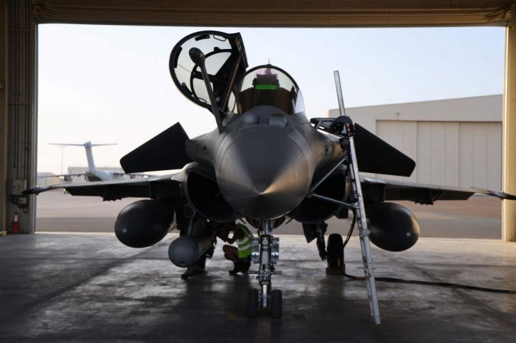 中 미사일에도 격추됐는데…인도가 라팔 전투기 버리지 못한 이유