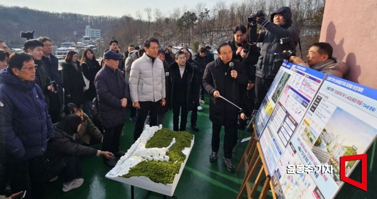 [포토] 오세훈 시장, 신림7구역 재개발 현장 방문