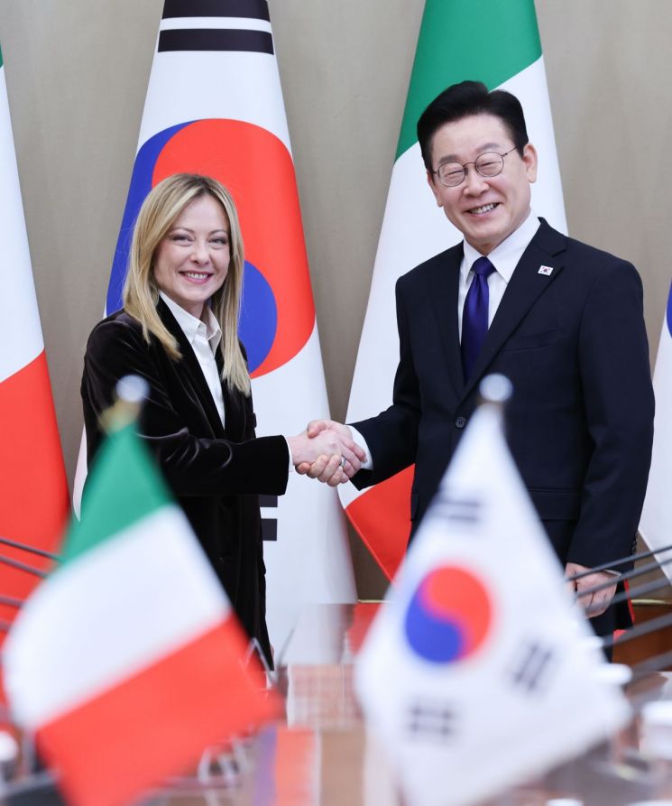 [속보] 李대통령, "이탈리아와 AI·반도체 등 첨단산업 협력 확대"