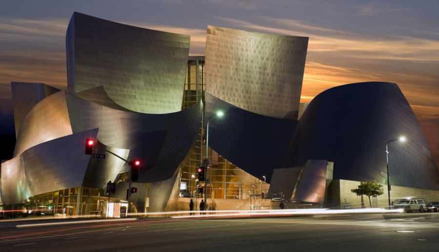 Walt Disney Concert Hall in Los Angeles, USA, in October 2003 during the grand opening fireworks display. (Left) / Photo by AP Yonhap News