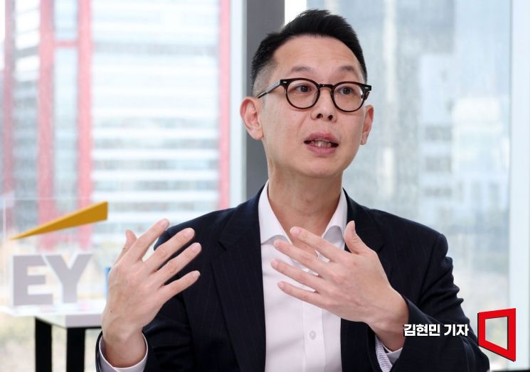 [K-INVESTORS]'잊혀진 줄 알았던' 스킨푸드 부활 이끈 M&A 해결사 - 뉴스 썸네일 이미지