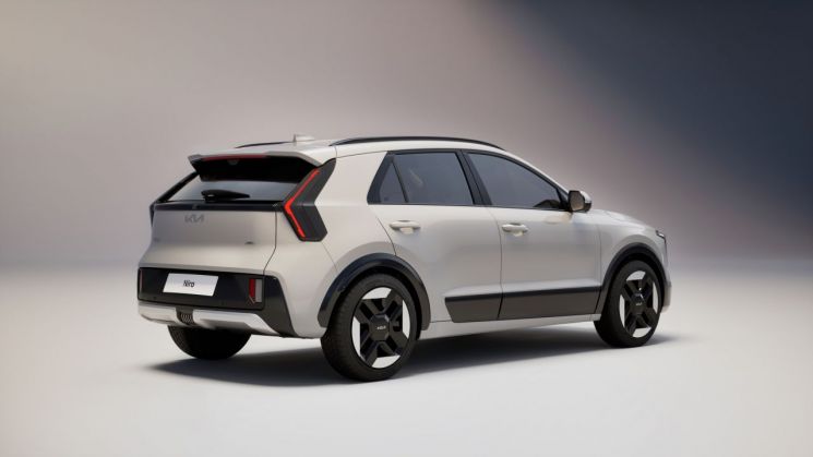 기아, 부분변경 '니로' 디자인 공개…3월 출시 예정