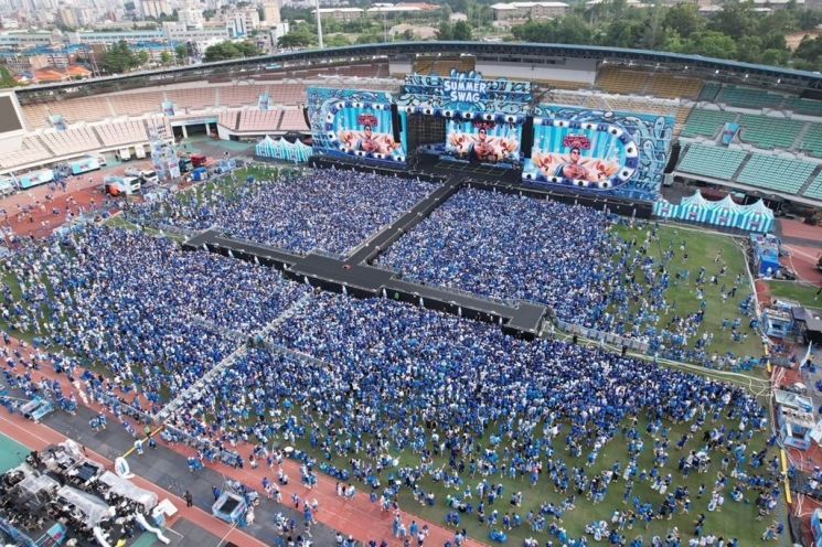 종합운동장 싸이 흠뻑쇼. 의정부시 제공