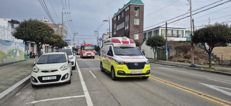 "불법주차는 안 돼요" … 고성군, 소방차 길 터주기 캠페인
